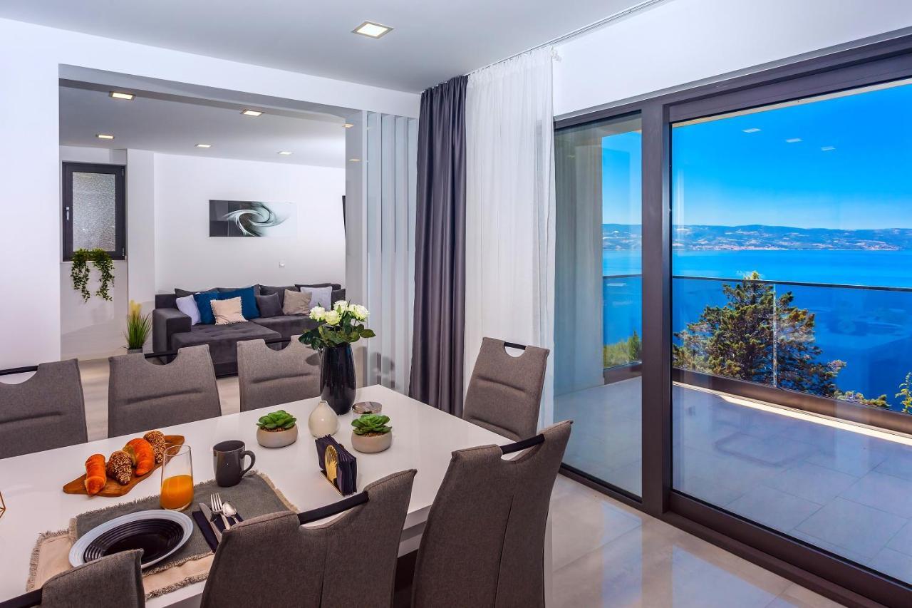 Villa Belvedere With Heated Pool, Billiards, Media Room, Sea Views,10 Pax أوميس المظهر الخارجي الصورة