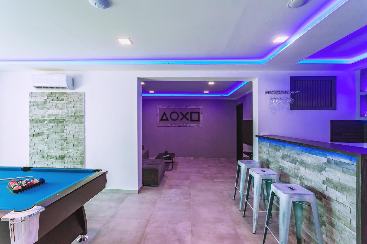 Villa Belvedere With Heated Pool, Billiards, Media Room, Sea Views,10 Pax أوميس المظهر الخارجي الصورة