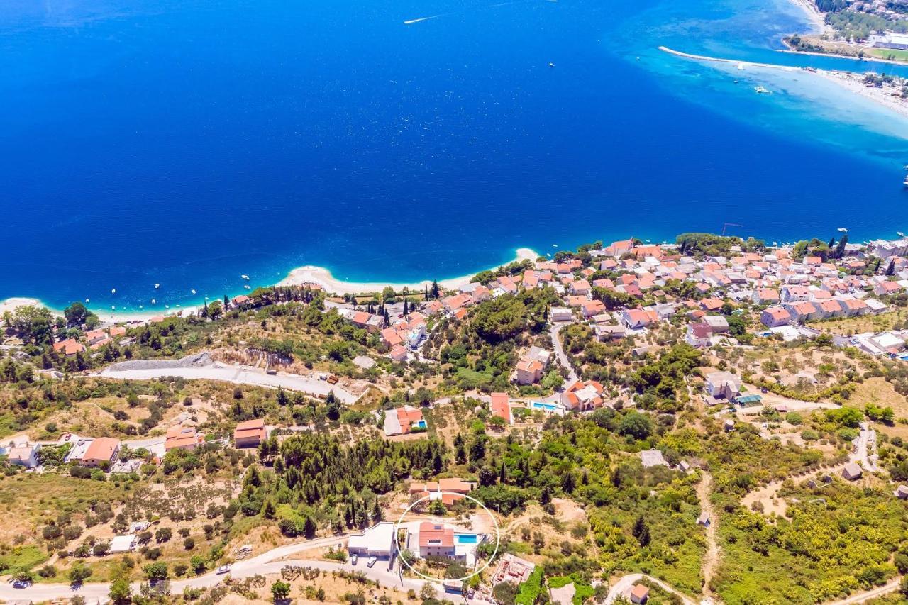 Villa Belvedere With Heated Pool, Billiards, Media Room, Sea Views,10 Pax أوميس المظهر الخارجي الصورة