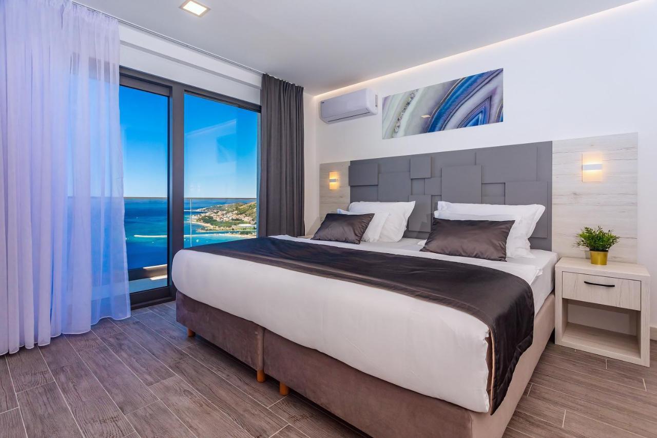 Villa Belvedere With Heated Pool, Billiards, Media Room, Sea Views,10 Pax أوميس المظهر الخارجي الصورة