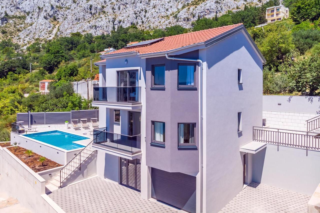 Villa Belvedere With Heated Pool, Billiards, Media Room, Sea Views,10 Pax أوميس المظهر الخارجي الصورة