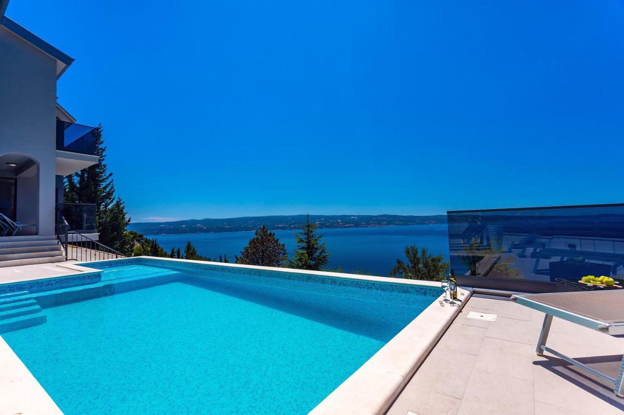 Villa Belvedere With Heated Pool, Billiards, Media Room, Sea Views,10 Pax أوميس المظهر الخارجي الصورة