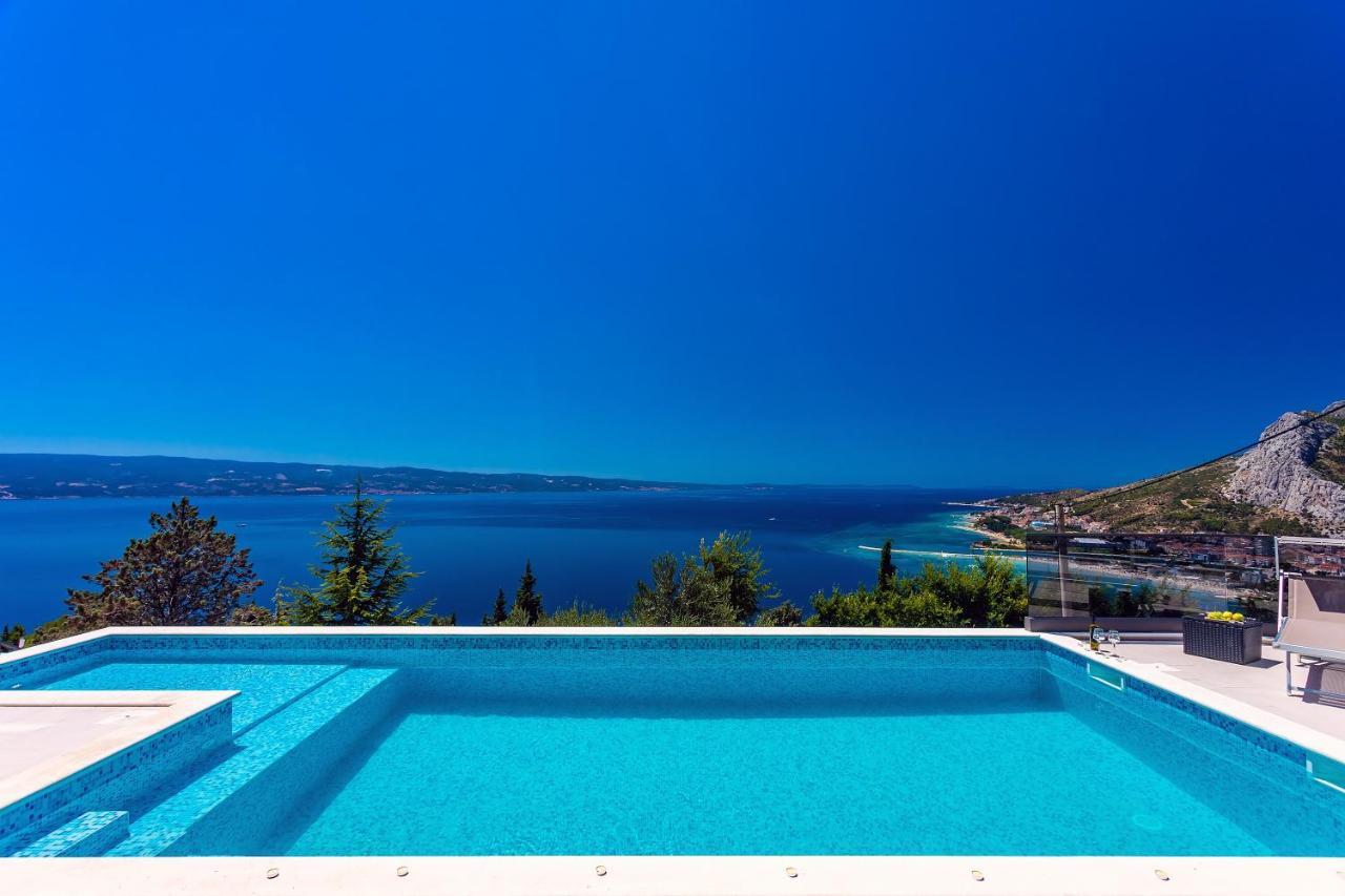 Villa Belvedere With Heated Pool, Billiards, Media Room, Sea Views,10 Pax أوميس المظهر الخارجي الصورة