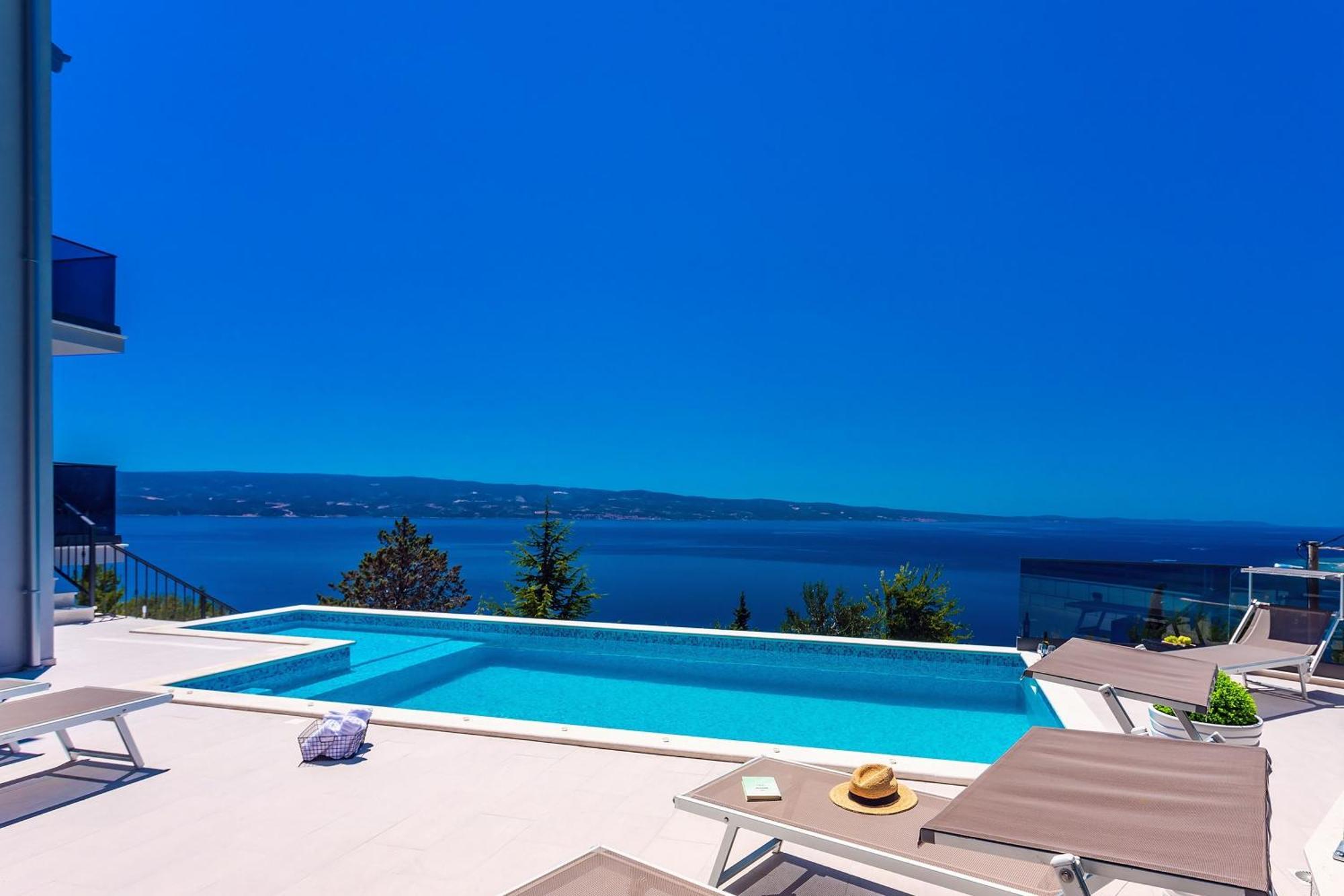Villa Belvedere With Heated Pool, Billiards, Media Room, Sea Views,10 Pax أوميس المظهر الخارجي الصورة